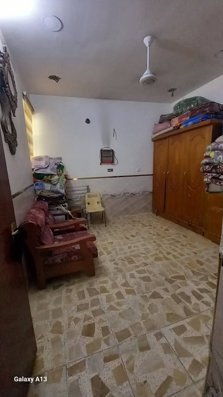 بيت زراعي سند ٢٥السده الثانيه قرب المدرسه الاهليه در السلام خدمات كامله مساحه ١٠٠متر مربعه واجهه ٧ نزال ١٤ سعره ٧٠ قابل للتفاوض مستعجل على بيعته للاتصال على رقم ***********
