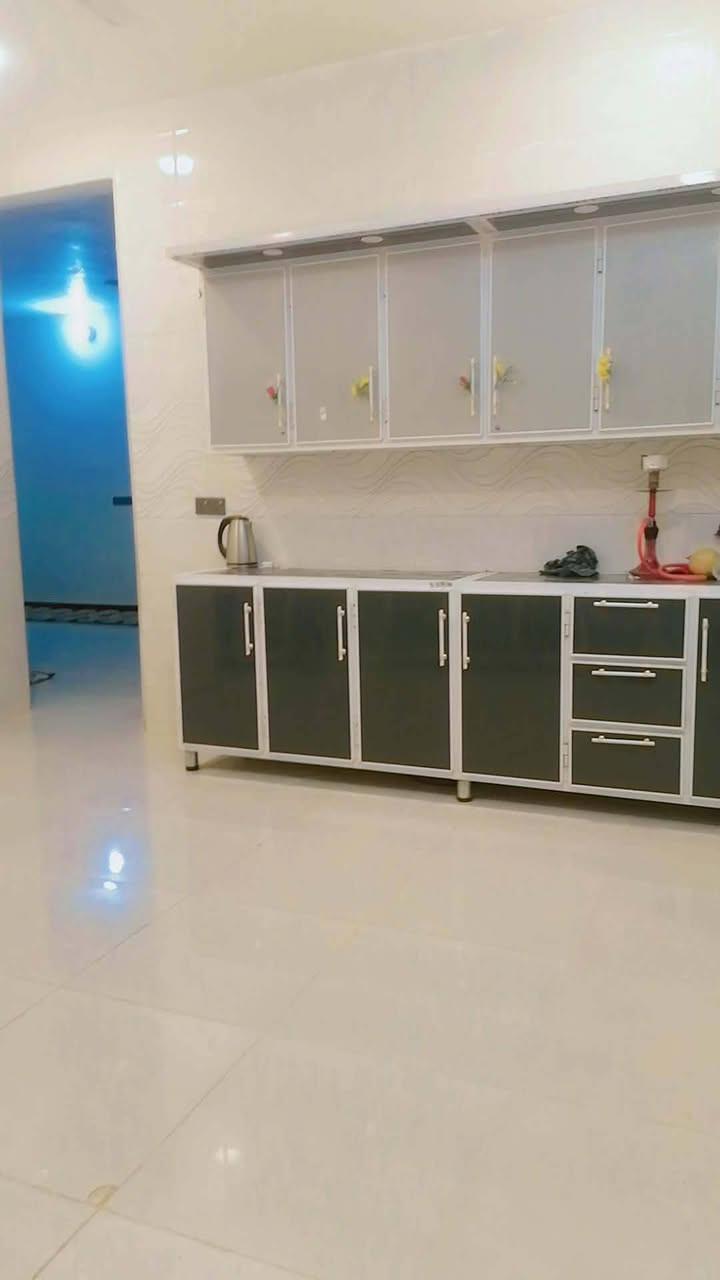 بيت للبيع غرفتين نوم صاله ستقبال مطبغ حمامات داخل وخارج مساحه 220م حي الدواغنه خامس فرع ***********
