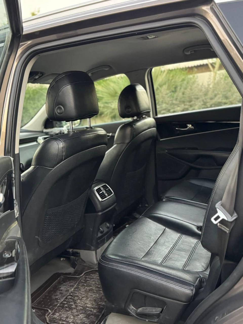 سورنتو ١٩ شكل ٢٠ امريكي
حادثها كما موضح بلصور وطعجه
صغيره بلبنيد بدون فتح بدون
ارباك وبيها كلير توحيد لون
٤سلندر ٧راكب راكب ماشيه 75
السيارة خير من الله بعدها جديدة رقم بغداد مكان السيارة رايدها
ب $175
للتواصل الاتصال على الرقم ***********
غير متواجد عل فيس
