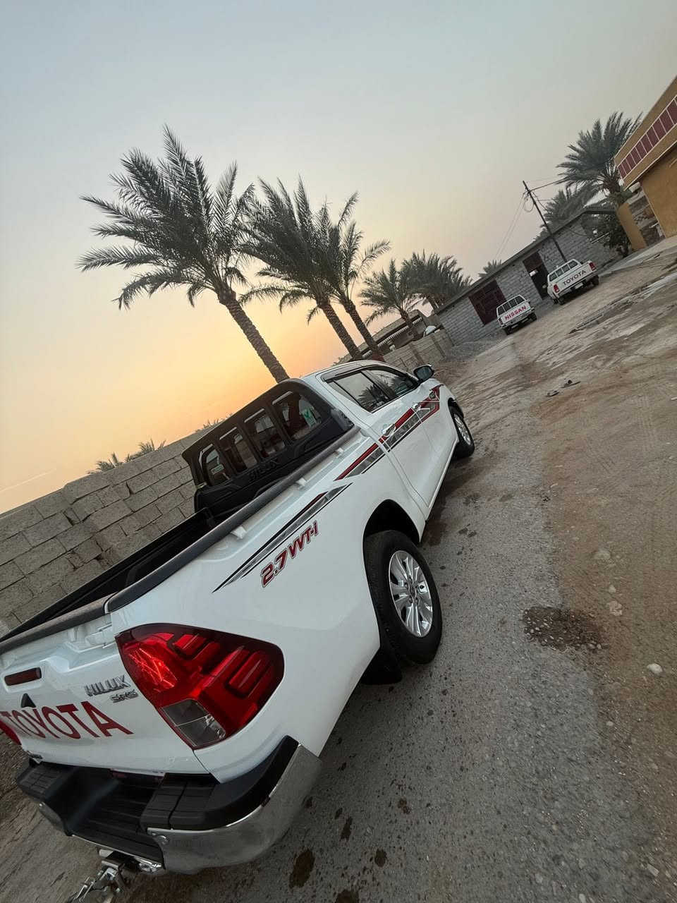 للبيع تيوتا هايلوكس 2023 ساز ماشيه 63 الف مكفوله رقم سليمانيه باسمي سنويه لل 2029 هزه وبراد جديد لل نهايه ال26 تبديل دهن جديد ارضيه مدوشمه وكشنات هوك خلفي درع امامي غراض الشركه كلهن موجودات وكاملات السياره فول مواصفات شاحن لاسلكي جكات بنيد شاشه ابل كار بلي تبريد كشنات   بصمه بصمه بيبان تبريد قطعتين تايرات شركه دلوب بيها سونار بيها عنوان بغداد بسمايه  *********** السعر 280 وبيها مجال
