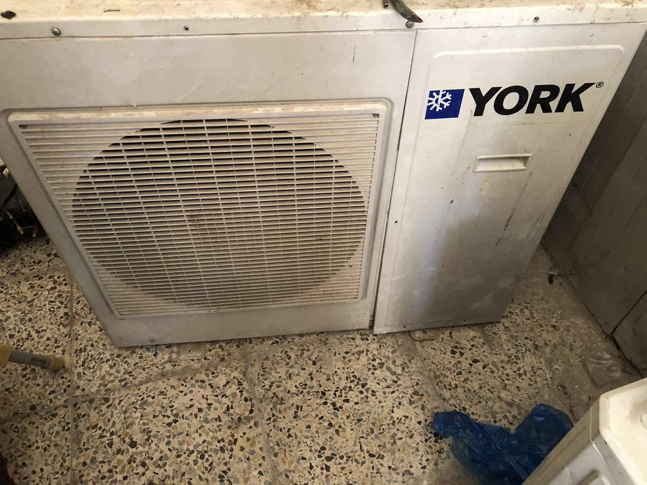 سبلت عمودي 3 طن يورك غاز 22 كامل كل ملحقاتة السعر 800 بغداد مدينة الصدر


**إذا كنت صاحب هذا الإعلان وتريد حذفه لأي سبب، رجاءا أرسل رسالة إلى الدعم الفني**