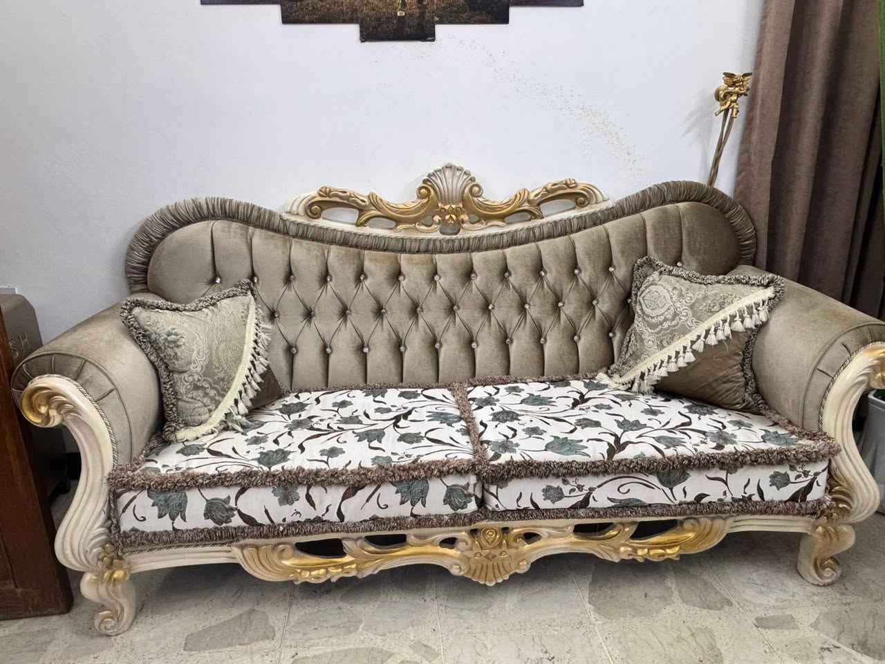 اغراض بيت مستعملة كولش نظيفة  مستعجلين عالبيع الاسعار داخل الصوره الكرخ


**إذا كنت صاحب هذا الإعلان وتريد حذفه لأي سبب، رجاءا أرسل رسالة إلى الدعم الفني**