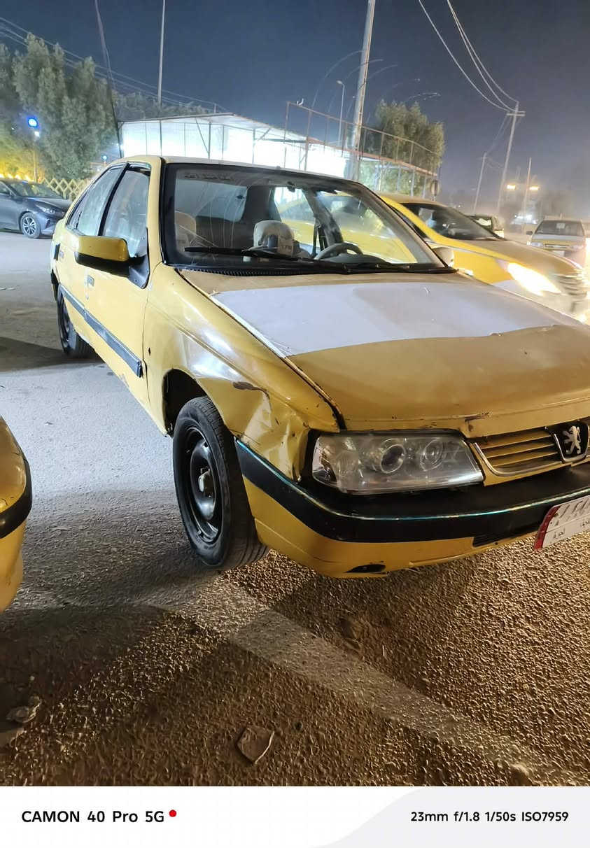 سلام عليكم من رخصت الادمن بيجو 405سياره حلوه بيه تلحيضات مكينه وكير بل كارتون حداديه جديده تبريد شغال تخم تاير باتري جديد دوشمه مصفره هيه وغرامات سياره جاهزه سعر 15وبيه مجال بصيط رقم الهاتف ***********
