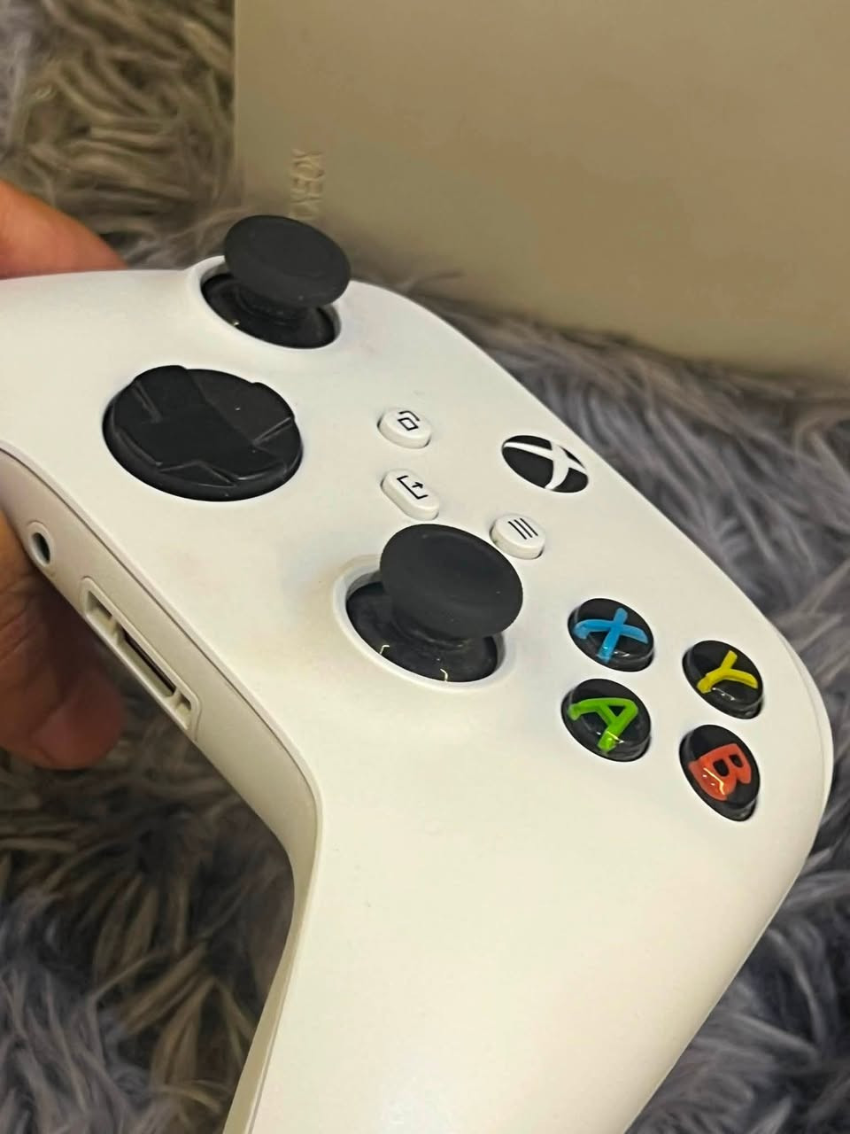 سلام وعليكم Xbox Siris S 1T♻️
صدار 24. 
شرط وضع شركه ستيكر 
'كامل ملحقاته وحده تحكم 1 اصلي 🎮
معى Yawasbi اصلي مال شركه 🔌
🔌HDE اصلي شركه 
باتري بعده ما مستخدم شركه 
جهاز ضيف كلش بعده بل كارتون '☑️

مكاني موصل ايسر 
سعره 650 وبي مجال 💵
*********** 📞
اتصل الستفسار '💬
