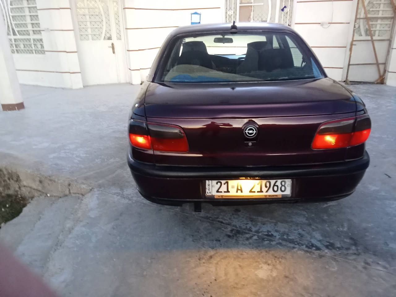 سلام عليكم 

اوبل بزون للبيع موديل 94مصبوغه عام اثر جراد تخم تاير جديد مكينه بيها خيط بخار شرط للبصره اذا نقصت اتحمل مكينه تبريد فقط غاز صونده طكت وما سويتها كهربائيات كلها شغالات بسمي وكاله شرط اني احولك ثاني يوم سنويتها الشهر السادس تنتهي 2026 سعر 42 مكان الصويره
 رقم الهاتف ***********
