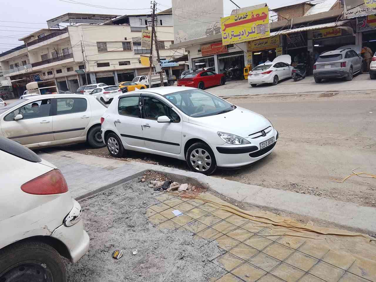 للبيع بيجو فرنسي 307موديل 2005رقم جديد نكليزي هزه جديده تحويل مباشر مكان سياره بغداد محرك وكير وتبريد جاهزه سعر 48,$ تصل ***********
