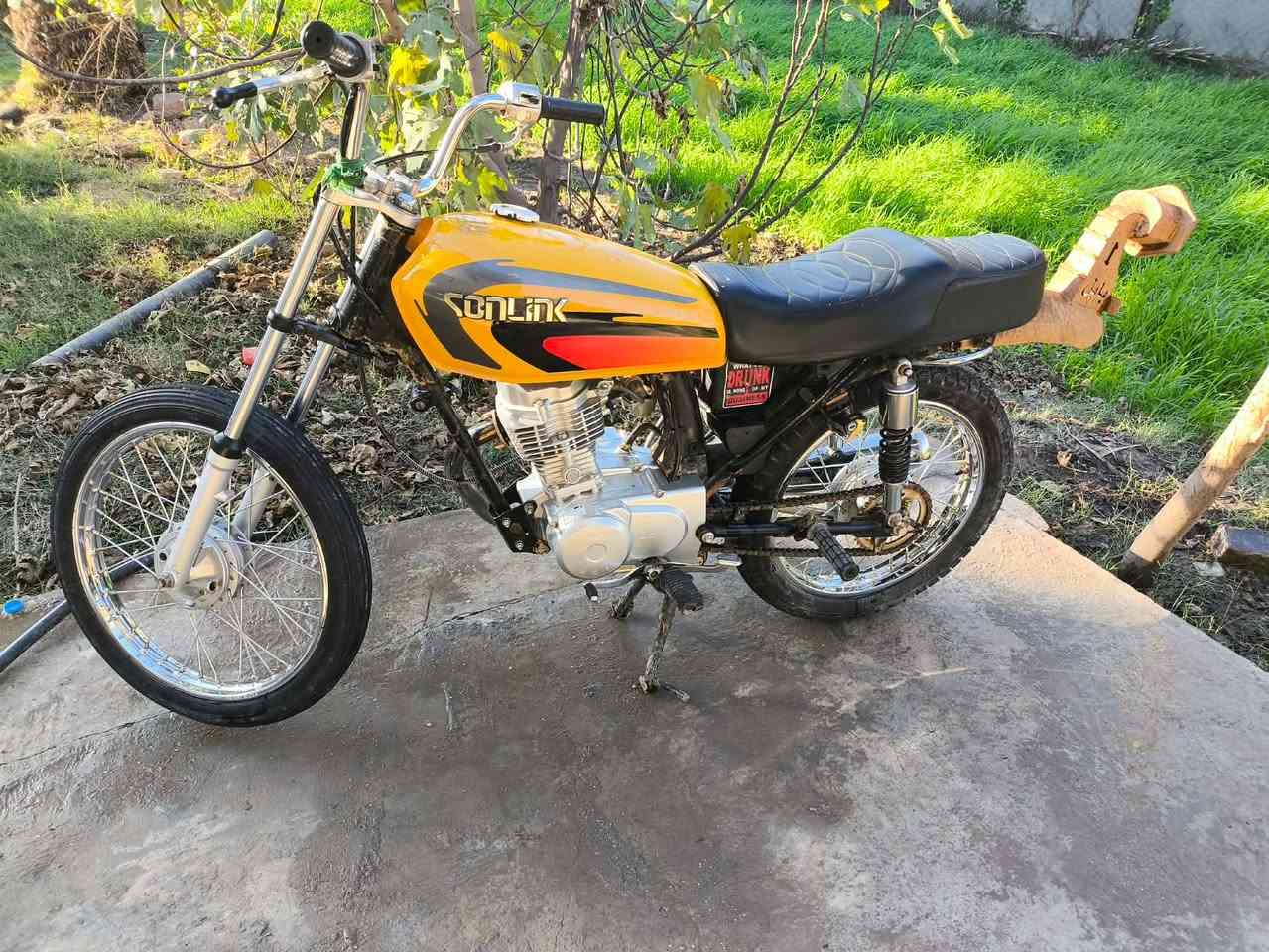 السلام عليكم مكلف بل نشر نامه شلامجه أوراق اصولي كاملات مدفوع كمرك شاصي 24 وتعميره 25 مكاني حله ابو غرق 650 وبيه مجال رقم صاحب دراجة ***********
