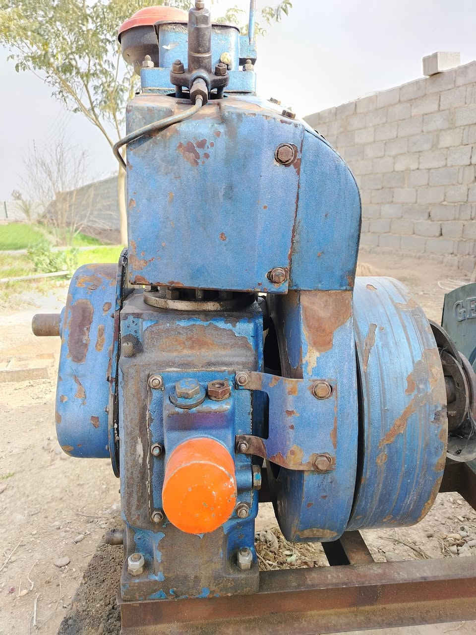 للبيع مولدات عدد ثنين واحد كلسكار كامل شغال ابو الكف والثاني لستر (8حصان) شغال بدون داينمو السعر خاص الموقع الفلوجه_الشهابي
***********
