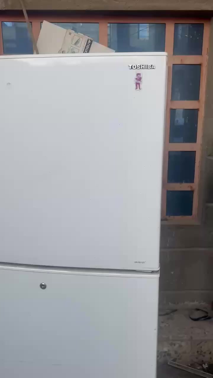 سلام عليكم ثلاجه للبيع البصره القبله *********** السعر225
