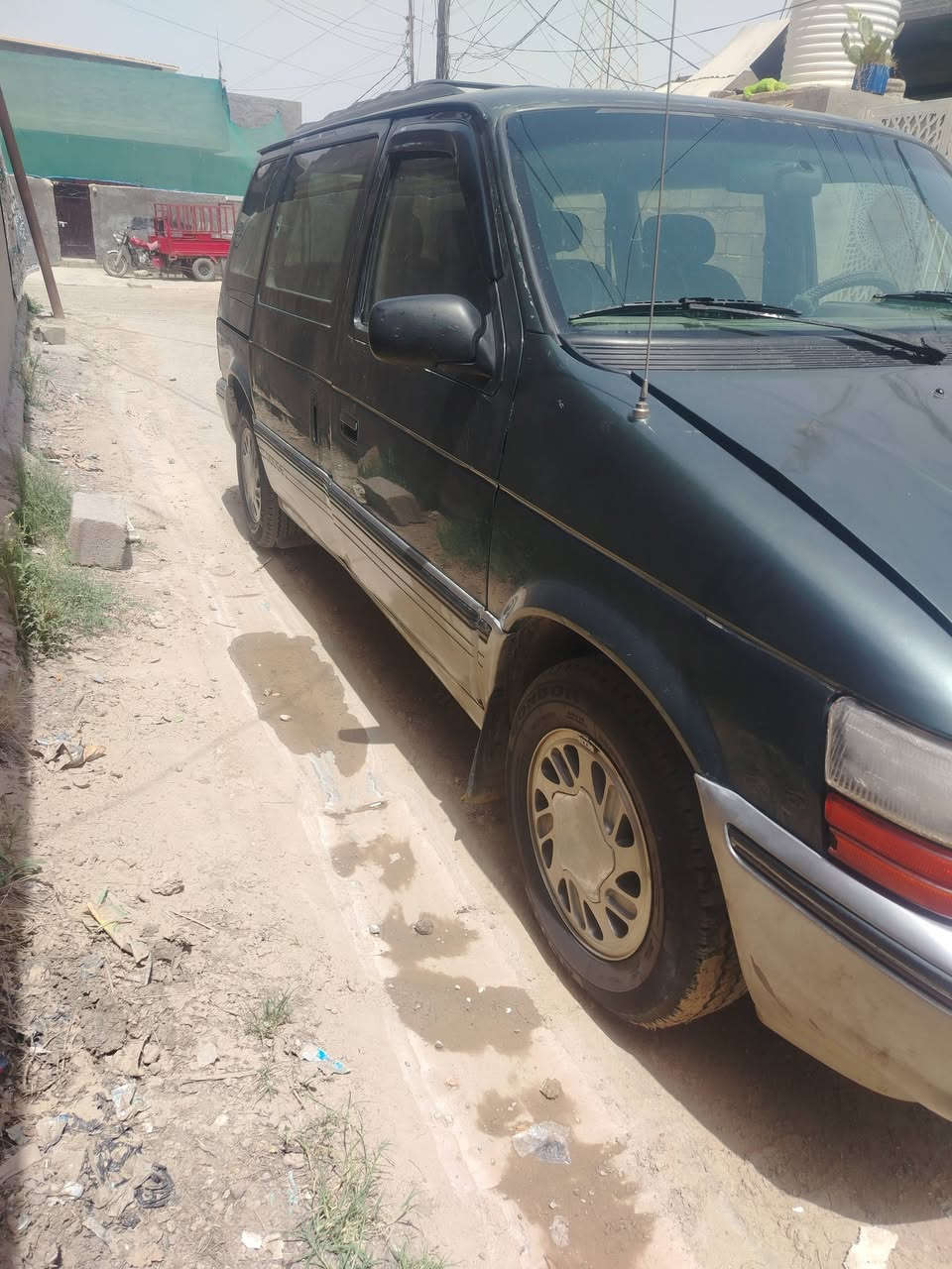 إسلام عليكم سيارة محرك 1300محرك جديد وكير جديد كهربائيات جداد تخم تاير سيارة احلة أمن صورة ترهم مراوس وبيع السعر 50ورقة ورقم انكليزي نينوى والتحويل ثاني يوم مكان السيارة ديالى ورقم الهاتف ***********
