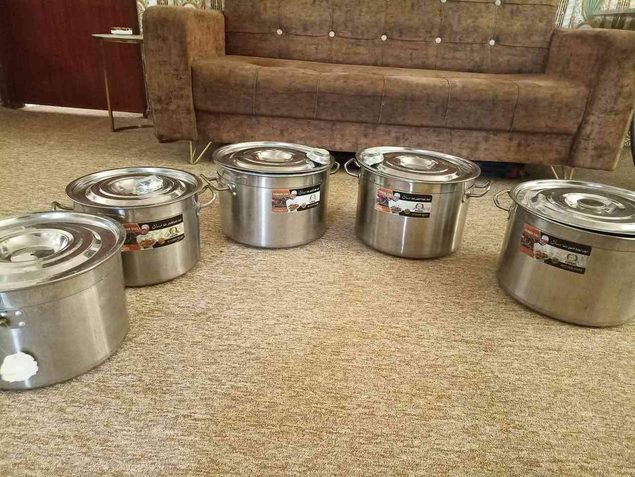 اغراض للبيع مبرده حجم كبير نضافه 100كدور طبخ استيل حجم كبير ووسط راديو الماني شغال طباخ ليزري يجي للكاونتر المرمر  ام بي تري اصلي معصره فواكه رايديو ومسجل بيسونيك عاكسه كهرباء 110تشغل عليها مبرده وكلوبات وراوتر  ترهم للمحل


**إذا كنت صاحب هذا الإعلان وتريد حذفه لأي سبب، رجاءا أرسل رسالة إلى الدعم الفني**