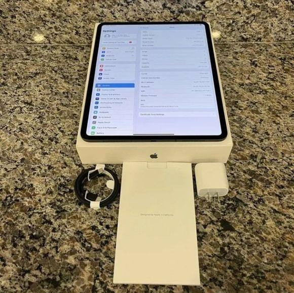 iPad pro 13 (M4)
ما مستخدم فقط اسبوع واحد ومشحون فقط ٧ مرات 
iPad pro 13
M4

للاستفسار|
***********
