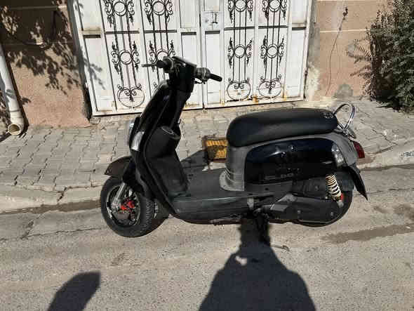 سلام عليكم 
دراجه بوليسي للبيع مكينه مامفتوحه بلاد صارلها سبوع من طالعه من معرض شرط دراجه مكفوله كفاله عامه 
رنكات ويل كب 
كزوز رياضي بيها سعر 1،200وبيها مجال 
جماعت هواي لاتراسل ولاتعلق 
مكاني بصره قضاء المدينة 
***********
