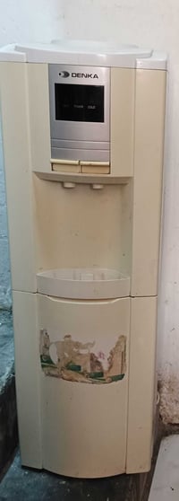 من رخصة الاداره براد للبيع حار بارد شغال السعر ٣٥ الف ٠٧٧٠٩٧٣٤٩٤٩ الكا...