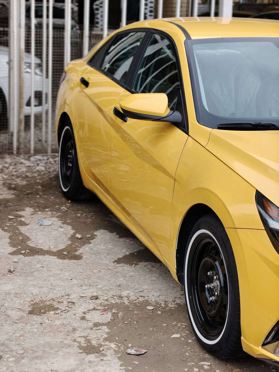 النترا امريكي موديل 2021.
ضربتهة دوستين وشويه من الجاملغ الخلفي .
مكفوله كير محرك .
تخم تاير .
حداديه جديده 
السياره احله من الصور .
السعر 146بيهة مجال حك الجيه .
للاستفسار ***********
مكاني حله .
