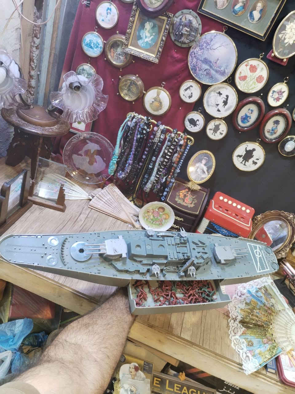 مجموعة حربيه جميلة جدا
البارجه الأمريكية
USS New Jersey (BB-62
واحده من اقوى البوارج للبحريه الأمريكية
داخلها مجر لحفظ الجنود
مع 40 قطعه جنود حجم البارجه عملاق تقريبا 80سم متر الا شويه التفاصيل بالفيديو والصور 🌹🌹


**إذا كنت صاحب هذا الإعلان وتريد حذفه لأي سبب، رجاءا أرسل رسالة إلى الدعم الفني**