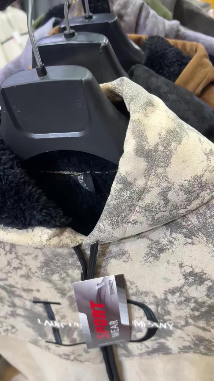 #عرض_خاص تراك رجالي #فرو

من مجمع ابو حيدر وبس لمتابعين 

#تراكسود رجالي تركيا داخل فرو

القياساتXXXL  S M L XL XXL 

#السعر_15الف

مجمع ابو حيدر للألبسه الرجالية 

العنوان
الموصل - حي الحدباء - سايدين الصورة - مقابل ماكولات فلافلجي قرب جامع رجبو

حرك السوك حرك ابو حيدر


**إذا كنت صاحب هذا الإعلان وتريد حذفه لأي سبب، رجاءا أرسل رسالة إلى الدعم الفني**