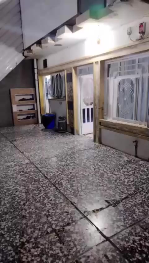 بسم الله الرحمن الرحيم سلام عليكم 🏡 دار للبيع
🔹 المساحة: 150 متر
🔹 النوع: طابو صرف
📍 الموقع: حي النصر – شارع السوق
قرب محل حمزة للموبايل
📹 كل التفاصيل موضحة في الفيديو
📞 للاستفسار أكثر الاتصال على الرقم:
***********
