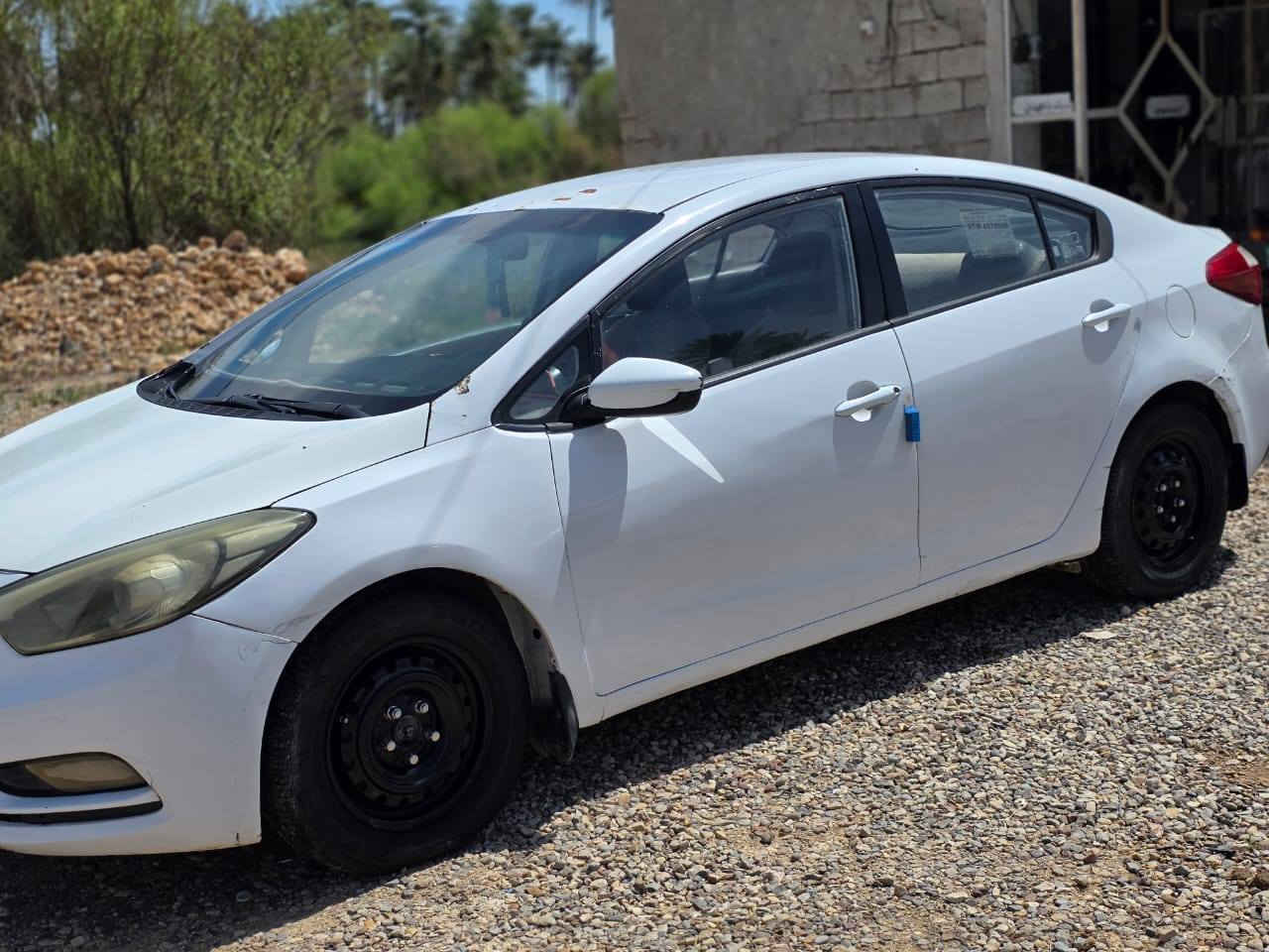 سلام عليكم كيه سيراتو موديل ٢٠١٤ مصبوغه عام جاهزه كير مكينه حداديه تخم تاير رقم انكليزي سنويه مجدده بسمي السعر ٧٨ وبيه مجال ***********
