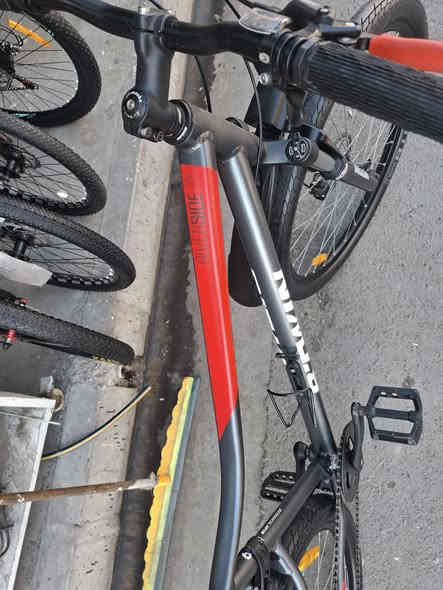 دراجه حجم 29
براند b.twin revirside  520 
9 گير 
كل غراض بتوين 
بريكات دهن 
بي ديل قفل فتح  المنيوم 
اطارات wtb
دراجه حلو 
عنوان اربيل سوق باسكيلات مقابل گراج سلام 
متوفر توصيل كافه لكل محافظات عيراق 
وتساب *********** 
بنسبة سعر 👇👇👇مهيمه 
                    390 دولار 🔐 بدون معامله 
شكرا زبائن 🫡🫡🫡🫡
