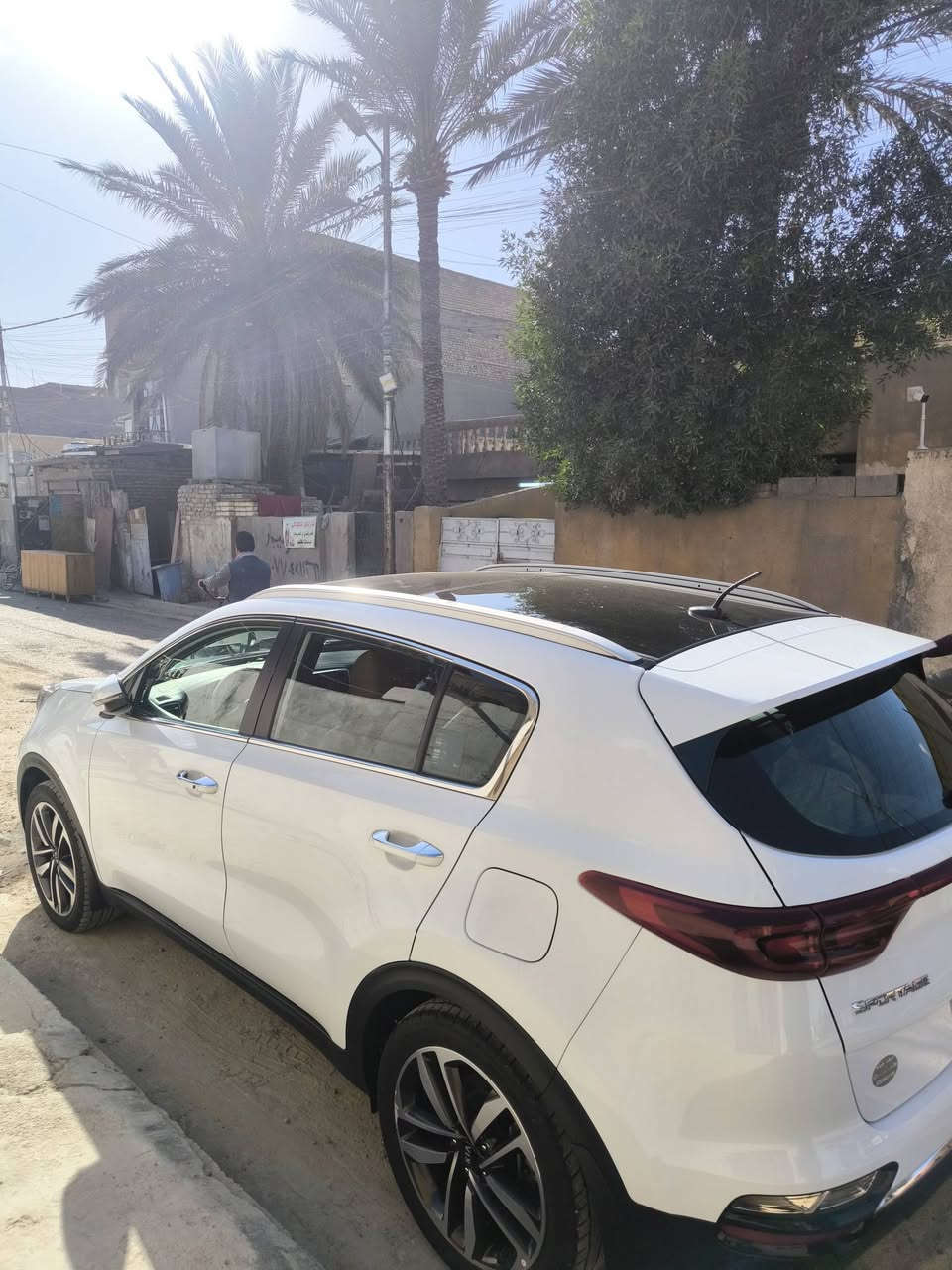 سلام عليكم كيا سبورتاج للبيع 2020
رقم بغداد 
 فول مواصفات  
مكفولة كفالة عامة ماعدة رصعة بسيطة موظحة بصورة 
ماشية 30 الف 
شرط التحويل 
السعر 240
***********
