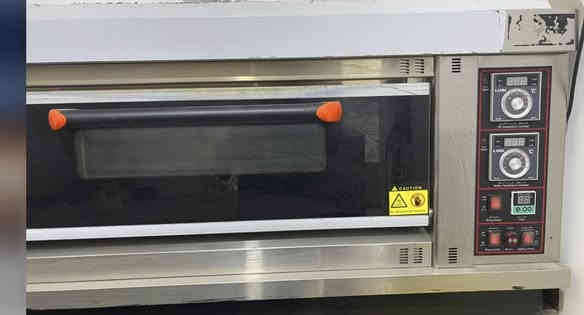 السلام عليكم 
فرن بيدزه للبيع جديد مستعمل بس شهرين نضيف  كلش يشتغل عل غاز وكهرباء المكان البصره ابو الخصيب سعر750 وبي مجال توصيل واتساب فقط ***********
