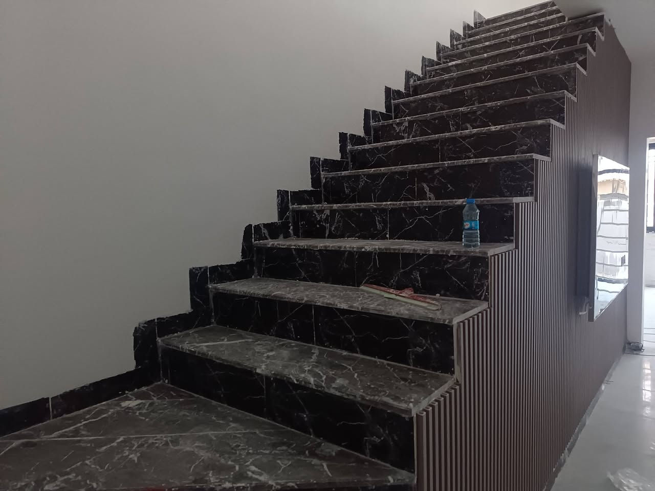 شغل سيراميك ومرمر  في الموصل ودهوك رقم تليفون ***********
