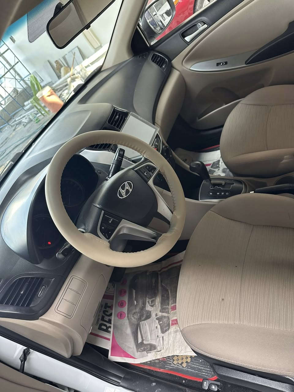 سياره اكسنت 2016 
خليجي 1600
بيهة جاملغ خلفي بارد باب صبغ ماشيه 104
110 وبيهة مجال قليل 
***********
