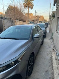 كيا فورتي موديل ٢٤  رقم اربيل باسمي ماشيه ٤٠  نص فول سياره جديده دوشمه...