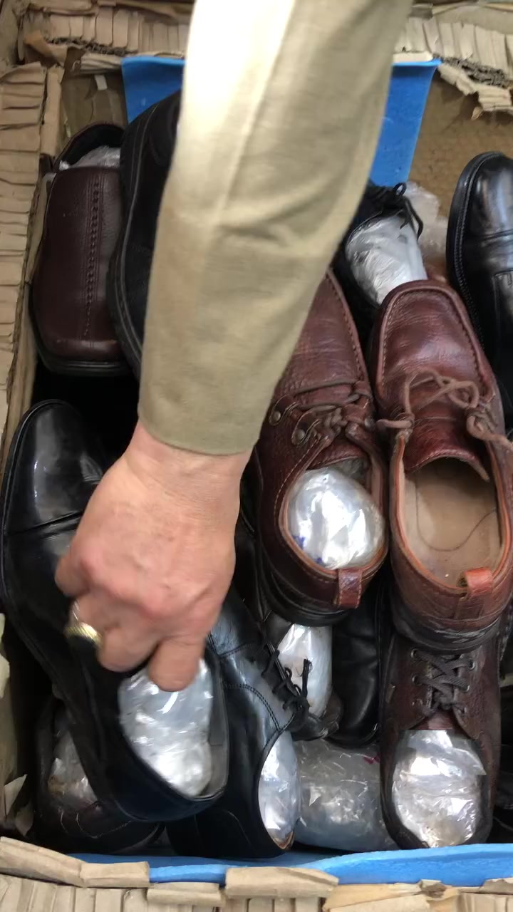 الآن فتح حذاء جلد رجالي ماركات ايطالي  و بنطرون قماش الماني فول نظافة
( محل بالات ميلانو ١ للملابس الرجالية )

عنوان المحل :- الرفاعي شارع ٤٠ المحلات الجديدة (الاستثمار)


**إذا كنت صاحب هذا الإعلان وتريد حذفه لأي سبب، رجاءا أرسل رسالة إلى الدعم الفني**