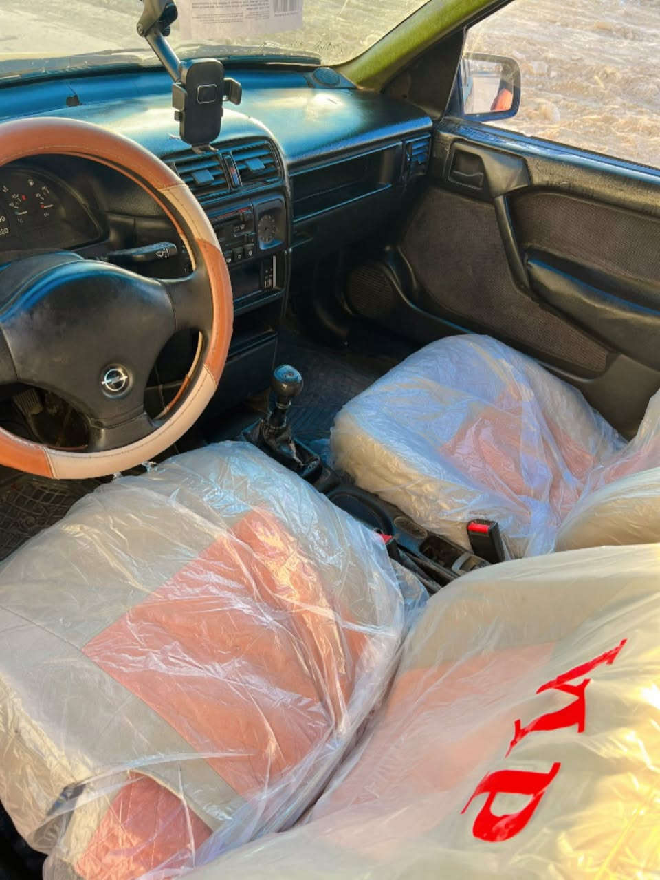 سلام عليكم
للبيع أوبل فكترا
حجم 20
موديل 92
سياره بدون ضرر بدون تقحيل صبغ فقط دواير
ودوسات
ارقام وسنويه وهزه جديد شرط تحويل
السعر 40 ورقه
رقم الهاتف ***********
