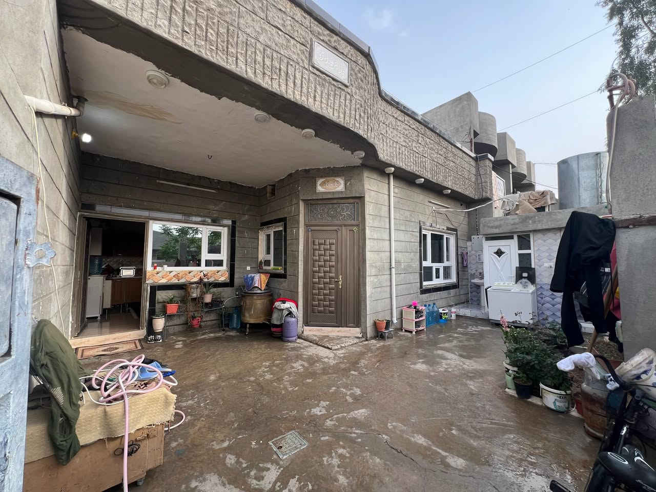 للبيع دار طابو زارعي مساحة 200 متر خدمات ماء مجاري حي بدر فرع مول حسين قرب مكتب الماسة للعقار 
هاتف: ***********
***********
