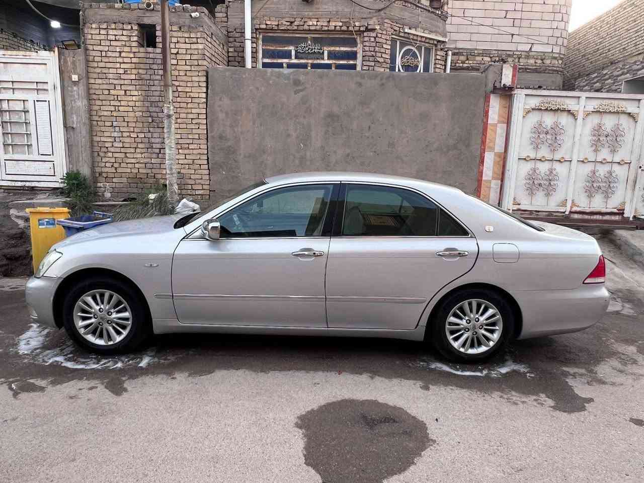 تويوتا كراون شاهينه 2004 لون بحري كفاله من الصبغ والتبديل والكص ونقل الجثه سيارة مال موظف استخدام شخصي باسمي رقم بصره دولي تحويل ثاني يوم سنوية لغاية 2030 هزه جديده سيارة خالية من الضربه تخم تاير جديد باتري جديد إدامة كامله عالسيارة على ايدي تبريد ثلج كهربائيات جاهزه حداده جديده سيارة جاهزه ماتصرف عليها دينار وبالعافية عالياخذها مكان السيارة ذي قار الشطرة للتواصل *********** سعر السياره 130 ورقة بيها مجال حك الجية
