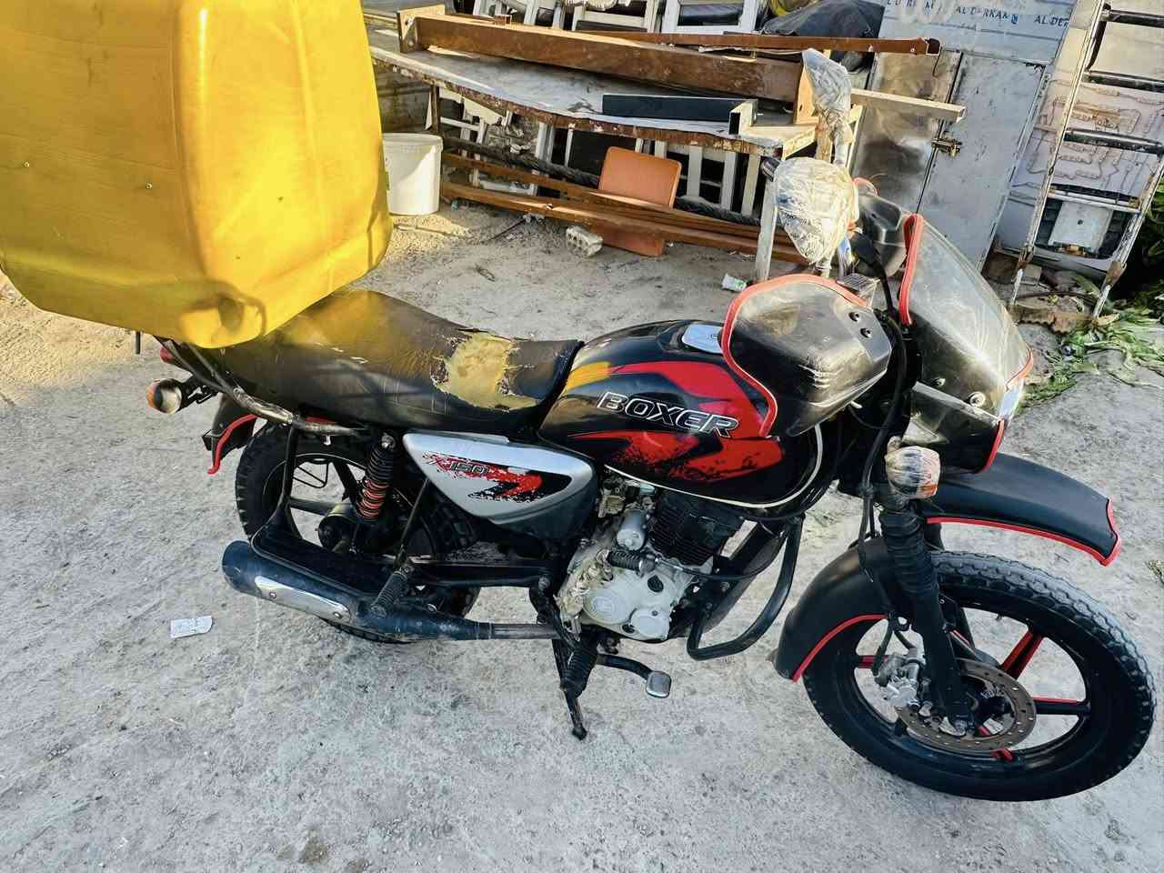 دراجة بوكسر للبيع موديل 2023 الدراجة طالعة من التجفيت جديد جفتتها يم مجمع الأخوين مكان الدراجة بغداد شهداء السيدية السعر 750 وبيها مجال يرادلها ترتيبات بسيطة رقم الموبايل ***********
