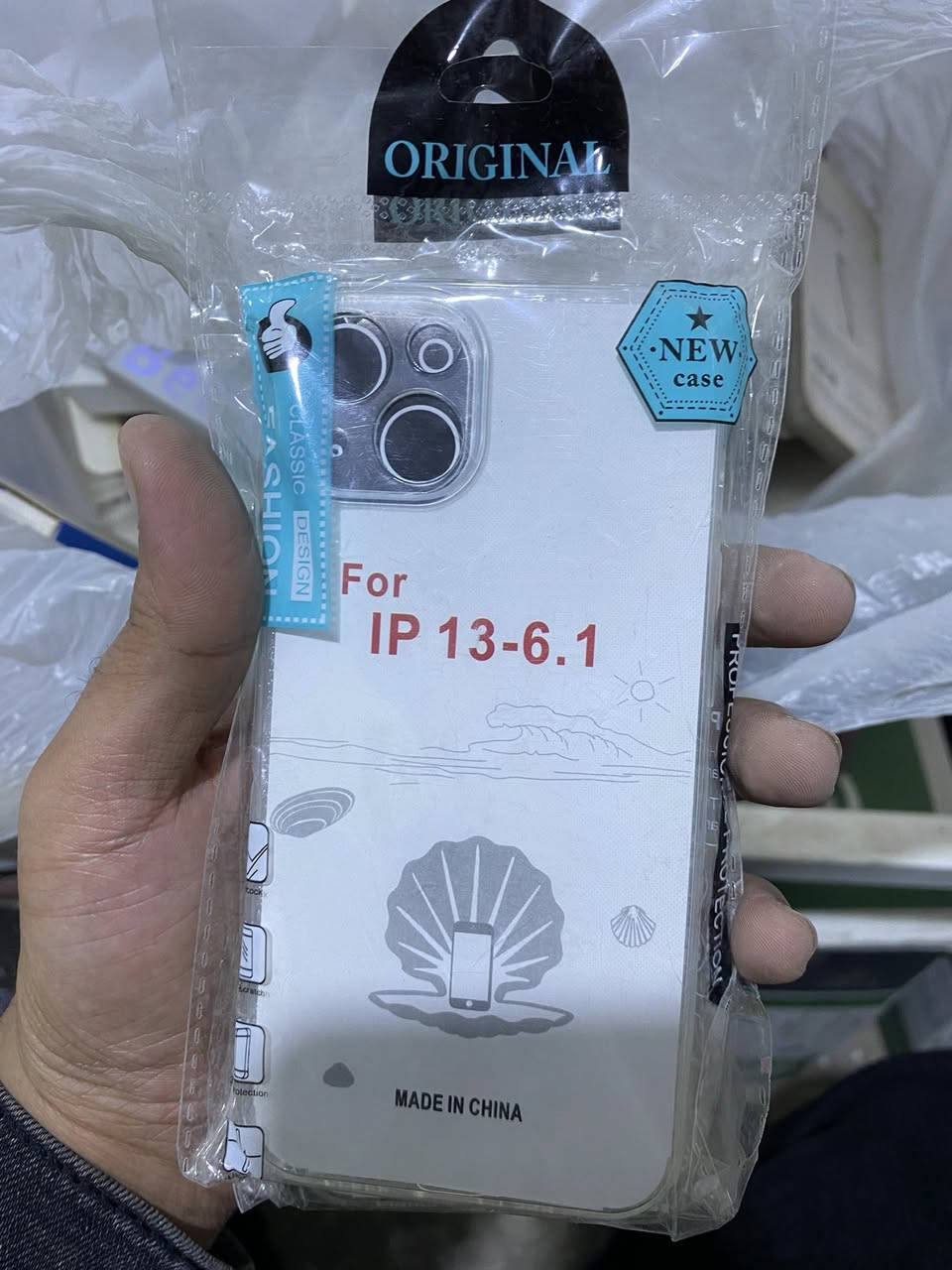 سلام عليكم عندي 200 كفر اندرويد بكجات نضيفه وموديلات حلوه سعر ٦٠ الف مع التوصيل واتساب ***********
