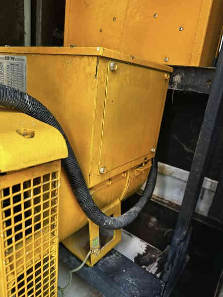 مولد بيركنز انكليزي 30 كيفي على وضع الشركه برغي ممفتوح مولد خير من الله بس خلي دهن وكاز وشغل شاشه اوتو بي مداري والله كل 10 ايام ابدل الدهن ماله 

للبيع للتواصل***********
