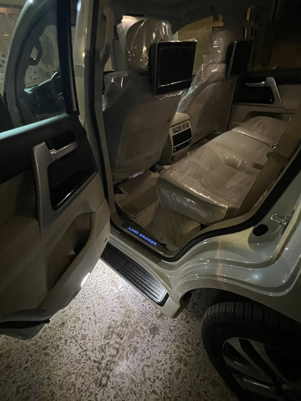 سلام عليكم للبيع لاندكروزر VXS 2020سياره زيرو بوضع الوكاله سياره مواصفات ساز SASاعلى فئه سياره كشنات تدفئه تبريد خزن ميموري ستيرن كهربائ سماعات دمام JBAL سيارت رادارات حساسات جنطه كهربائيه جكات نضام سبورت سياقه ذاتيه سياره ماشيه ٣٩الف اي استفسار اتصل عل رقم ‭

‭٠٧٨٢ ٤٩٦ ٦٧٣٦‬
