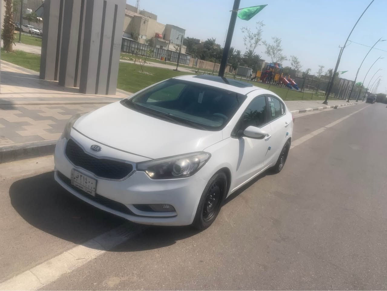 السلام عليكم
كيا سيراتو خليجي فول موصفات بصمه تنته شفتات استيراً لد امامي خلفي تبريد خلفي مري شفط حساس امامي خلفي سياره بيهه بارد وبيهه وبيهه صبغ بل دوسه قليل سنويه ٢٨ تحويل 
سعر ١١٥ وبيهه مجال شراي يخابر ولاحد يرسلني 
*********** البصرة, العراق
