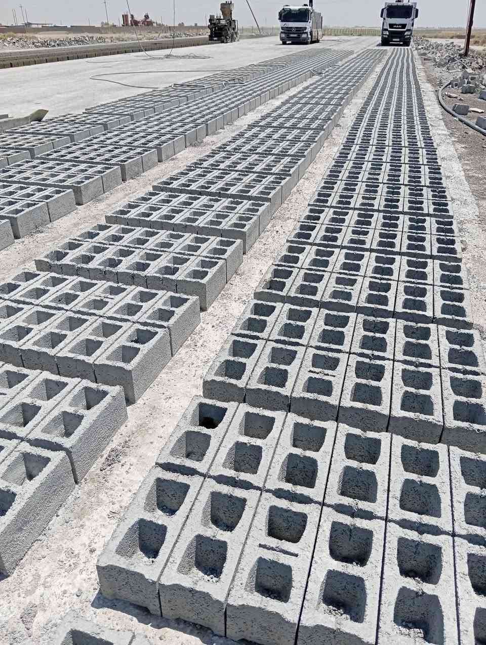 ***********
بلوك بناء ثقيل سمنت كيلوين . شرط الكلب 
بلوك عدله مابيه حواف   ناعمه . قياسات ستندر 
مظبوطه.
