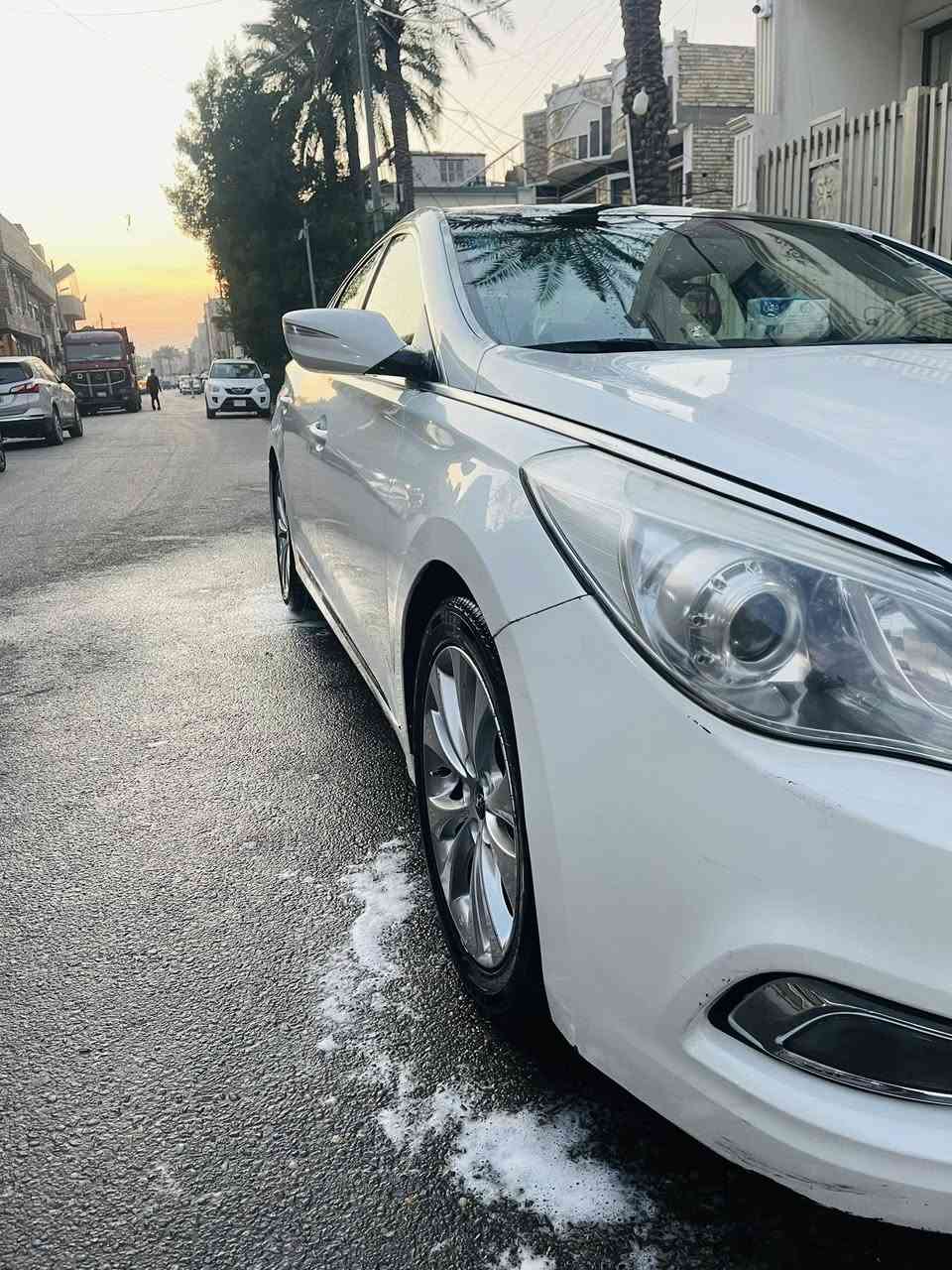 هونداي ازيرا 2012 لون ابيض خليجي
رقم بغداد 
محرك 3000 المرغوب ما مفتوح شرط 
سياره فول و1 على 1 vip   فول مفوله 
بصمه ابواب بصمه تشغيل بصمه بالصندوق 
بنوراما 
حساسات 
لايتات زنون 
برده خلفيه كهرباء
تدفئه بالكشنات الاماميه 
المرايه الداخليه تعتيم 
اناره بالدشبول 
اشاره ترحيب عند الاقتراب من السياره مع اناره بالمرايه الجانبيه 
اشاير بالمري 
مانع انزلاق 
الكشنات الاماميه تحكم كهربائي 
مرايه شفط 
تحكم كامل بالستيرن 
مثبت سرعه
اوتو هولد 
ويل كب خمسه مع الاسبير
قطعتين تبريد 
مكان السياره بغداد
السعر 135$ وبيها مجال بسيط 
وللاتصال *********** وبي واتساب
