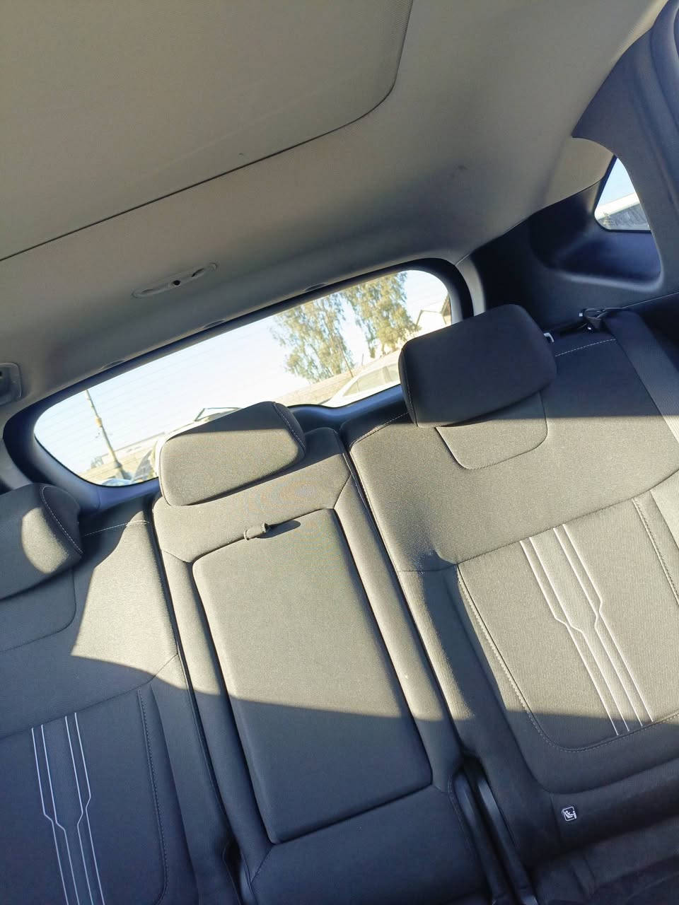 السلام عليكم ورحمه الله ،،،،
توكسون ابيض ،،، 2022 نينوى ،،، رقم مسطره 
محرك شرط ،،، كير شرط 
شرط التحويل ،،، 
السعر ،،، 185 ،،، وبيها مجال 
العنوان ،،، موصل حي التأميم 
تلفون ***********
