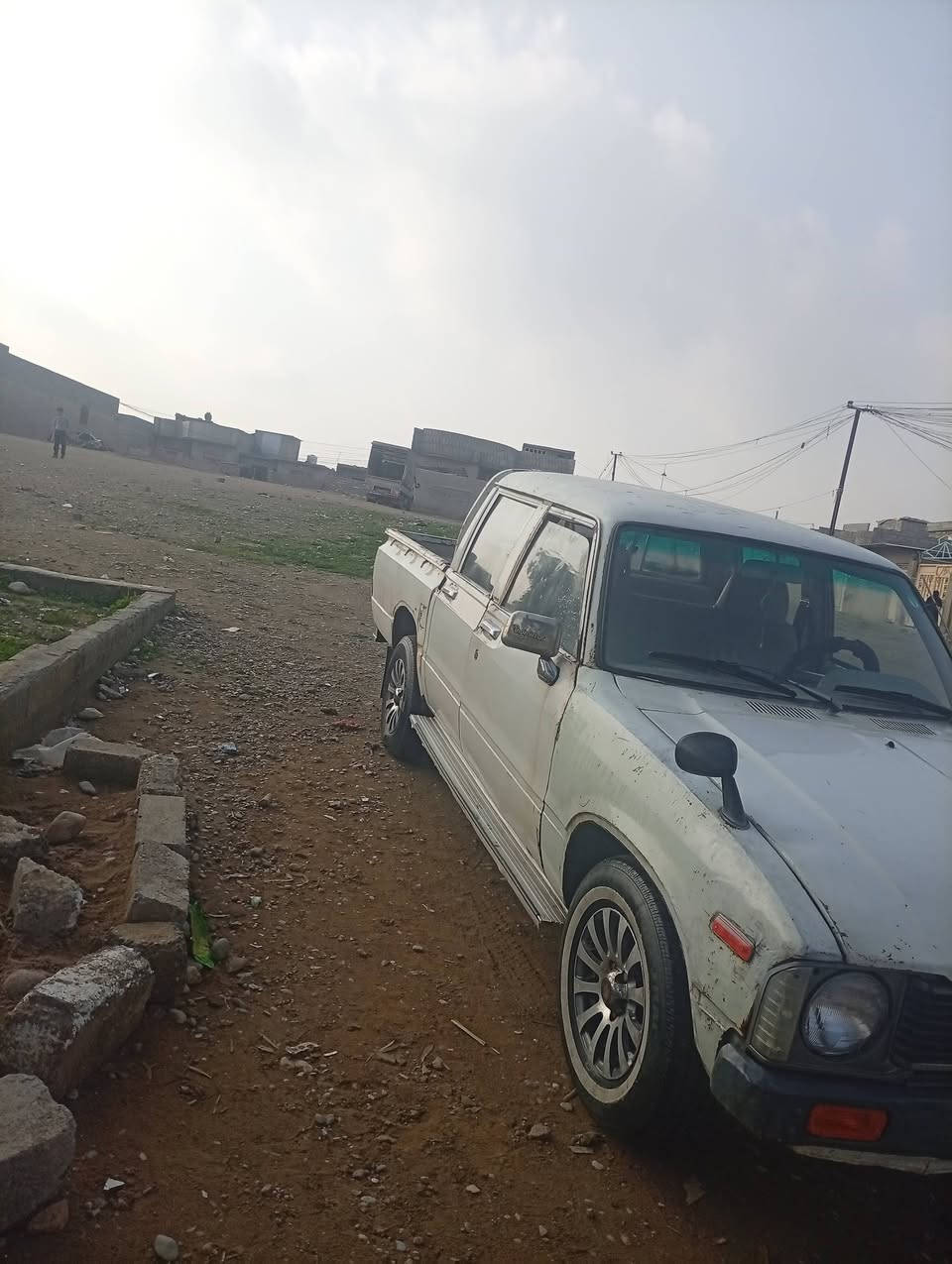 السلام عليكم بكم تويوتا موديل 81 رقم نينوى انكليزي مسطره كاربون بانزين كير ومكينه شرط واكسن واكهربئايت شغاله السعر 38 وبي مجال السيارة باسمي اني الشرعي شرط التحويل الرقم الهاتف ***********
