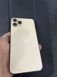 آيفون 11 برو  لون ذهبي  الجهاز زلغ واحد مابي فقط شاشه مبدله وبطاريه تق...