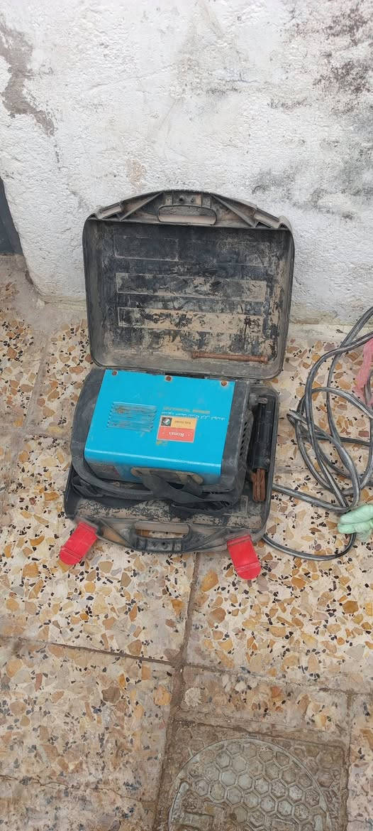 مكيف طنين جديد مستعمل شهر او اقل بس محتاج واريد ابيعة سعره 300قفل‏‪***********‬‏ والمكينة والدريل 00كلشي مابيهن مسعملات شي قليل سعرهن 100
