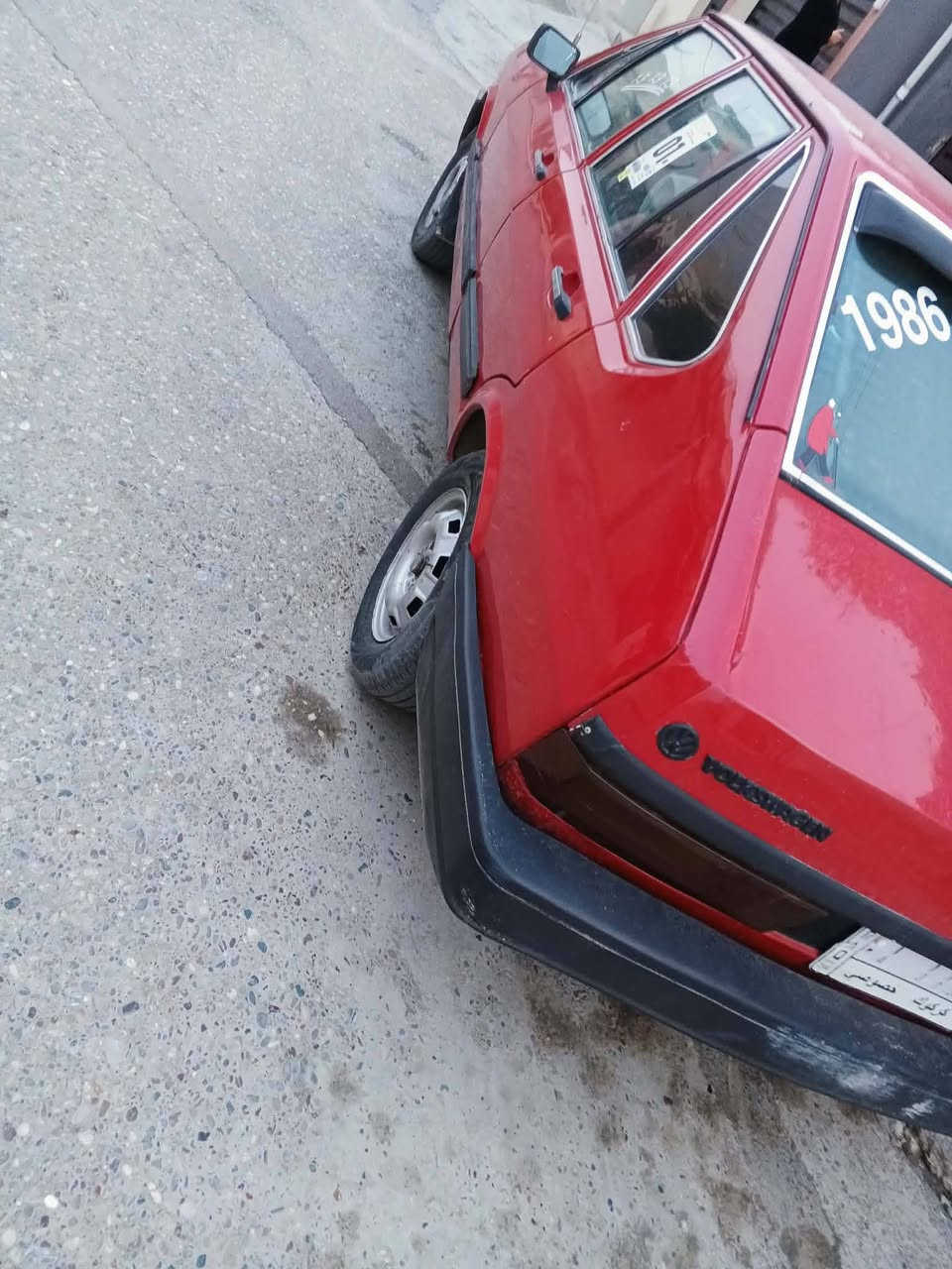 سلام عليكم سيارة برازيلي موديل ٨٦ دفتر بانزين 5 كير سياره جاهزه ونضيفه السعر 26 وبيها مجال للشراي بيع فقط الاستفسار اتصل عل رقم ***********
