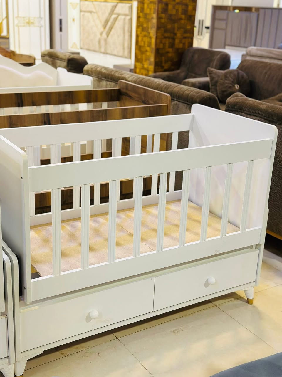 العنوان قصر الدجيل اللأثاث جديد جديد 

كاروك طفل هزاز ٦مجر تركي درجه اولى 😊🥳 رقم الاتصال ***********￼￼
