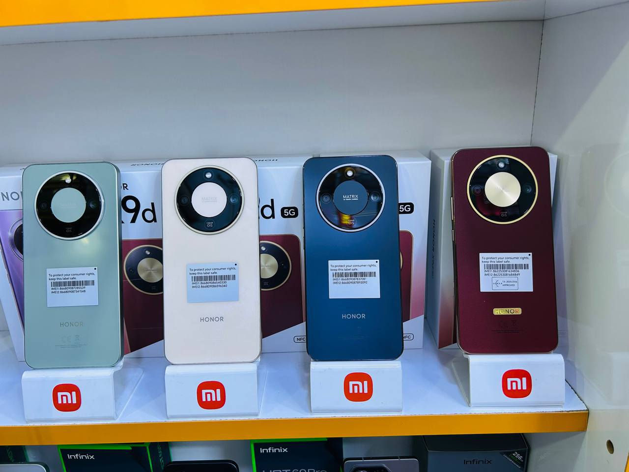 توفرة جميع الاجهزه
وكاله ضمان
باسعار الوكالة 🔥🔥🔥 
مركز الشاهين للموبايل والعطور 
عفك الدلال مقابل هايبر البصري 
بادارة حسين الشيباوي  
للاستفسار ***********
