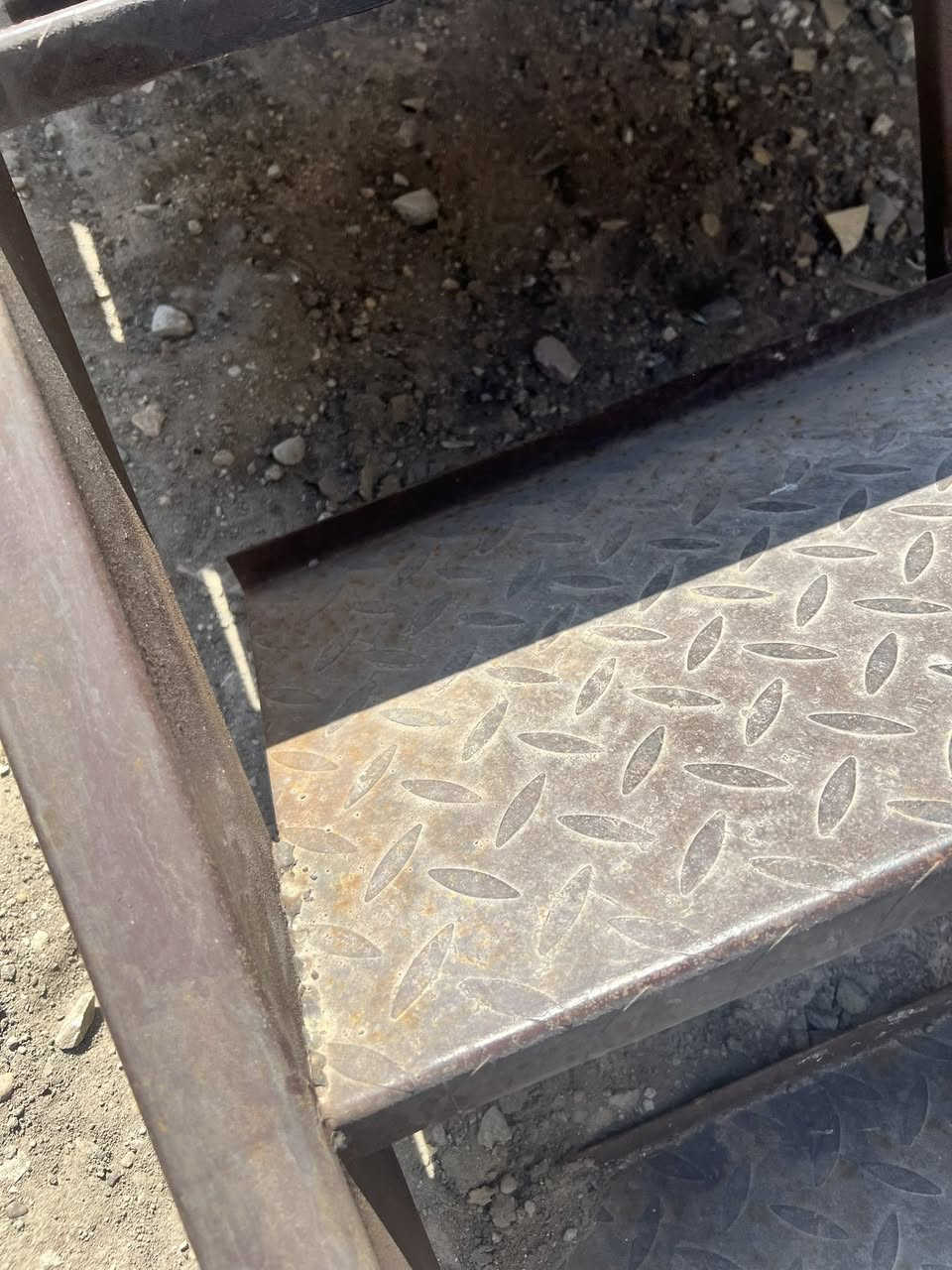 السلام عليكم درج حديد للبيع واحد صغير والثاني الجبير بيه استراحه ومحجر قيم واخذ


**إذا كنت صاحب هذا الإعلان وتريد حذفه لأي سبب، رجاءا أرسل رسالة إلى الدعم الفني**