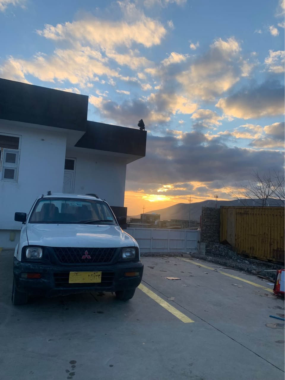 مسته ر بؤشى پيكاب
موديل.  ٢٠٠٢
ئارمى پلاستيك سليمانى 
بؤياخ    ره سمى سؤنه رى دانراوه
گير و مه كينه ى كراوه به وينجى (ئە ڕنە ب)٤ بستؤن گير عادى 
گير و مه كينه  و موس و براوه و ئارم و ئه وه ليات به شه رت

***********
سليمانى السليمانية, العراق
