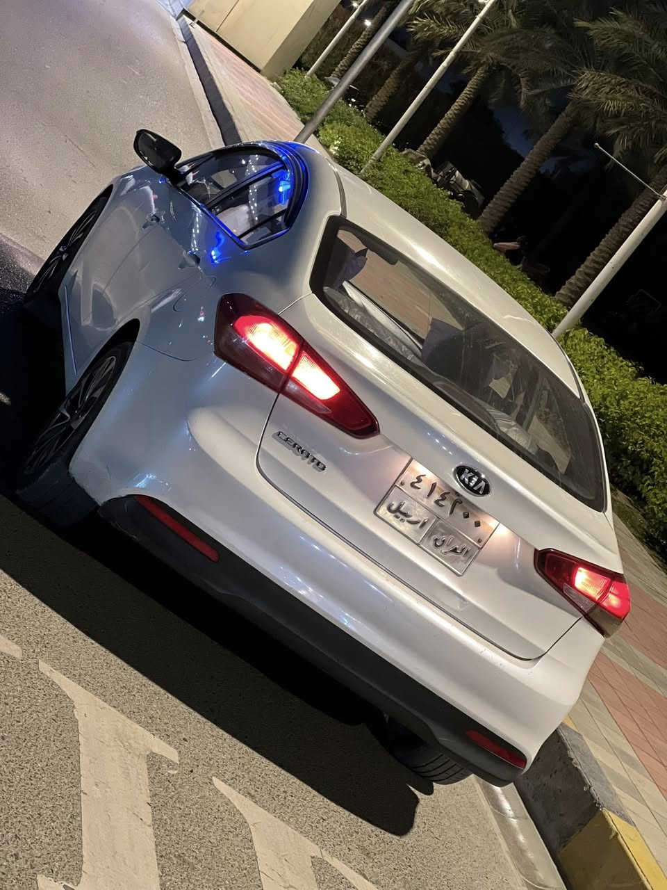 للبيع سيراتو 2017 خليجي كفاله عامه رقم اربيل الماني تريد وكاله او تحويل اليعجبك 
كير محرك حداديه تخم تاير تدفئه تبريد كله جديد وضح الشركه ماشيه 117 مكاني نجف
السعر 130 وبيها مجال فقط الشراي يتصل ***********
